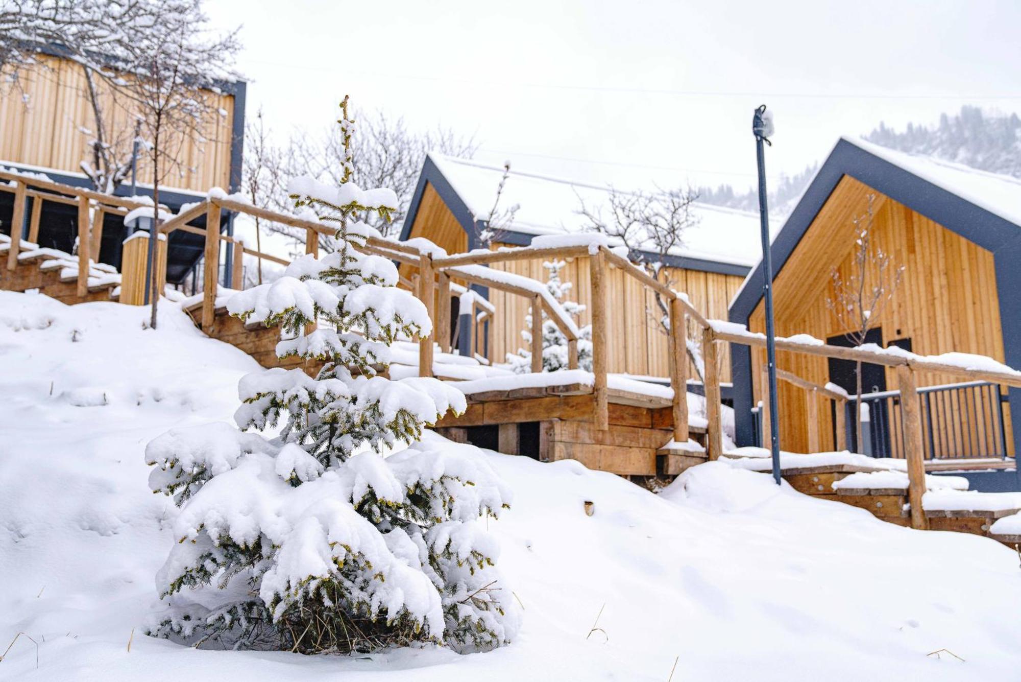 Qazaq Auyl Eco Hotel Almaty Eksteriør billede