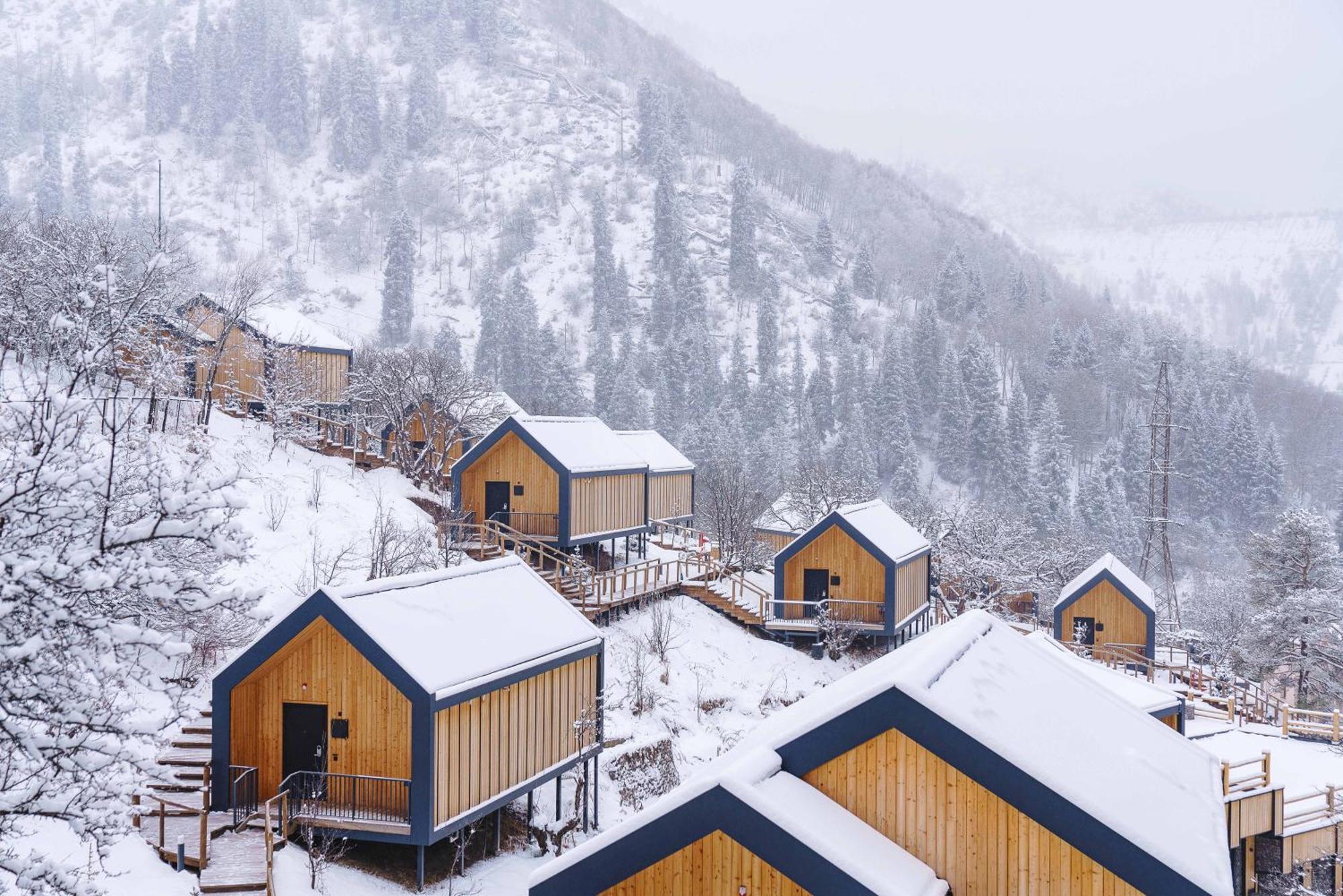 Qazaq Auyl Eco Hotel Almaty Eksteriør billede