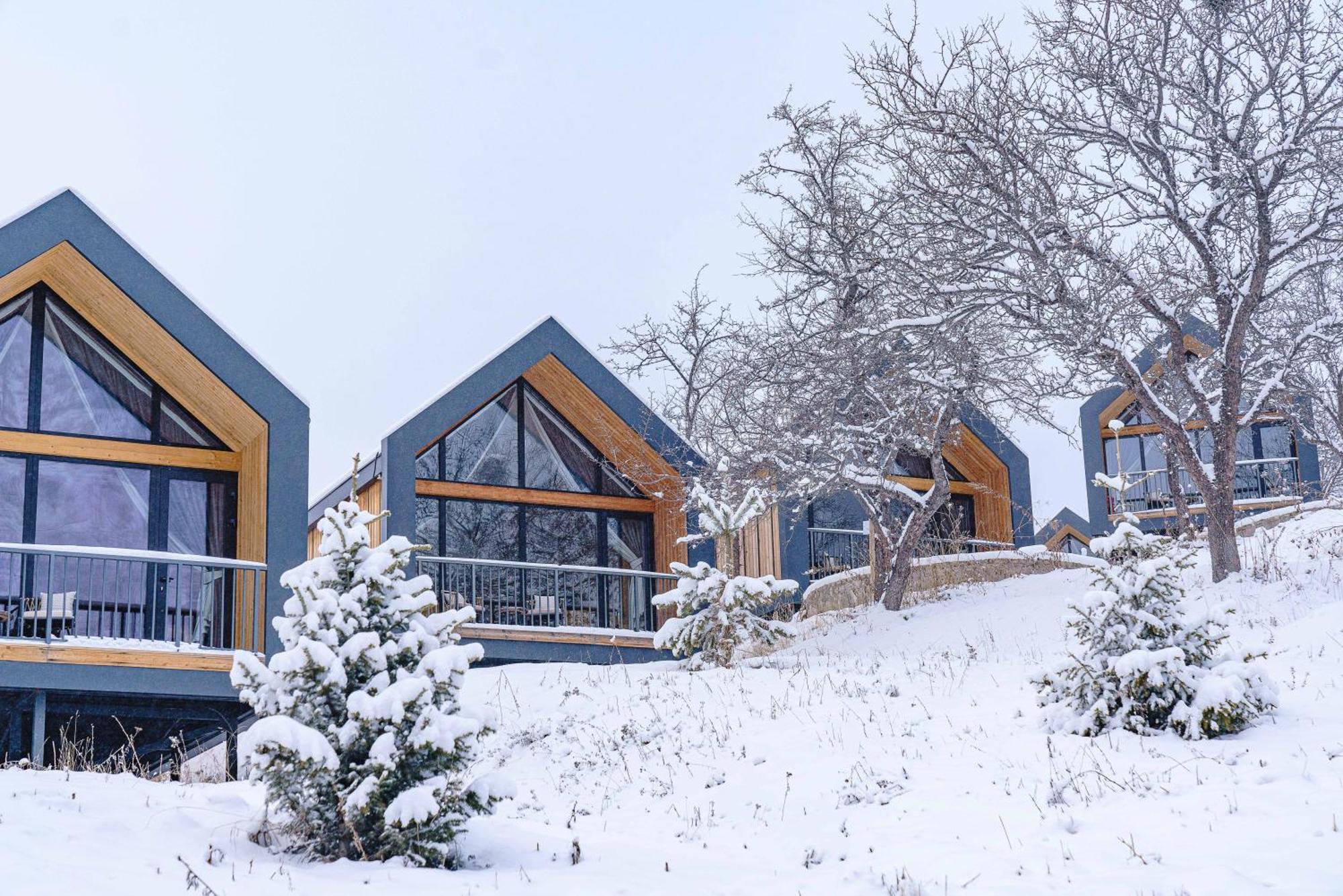 Qazaq Auyl Eco Hotel Almaty Eksteriør billede