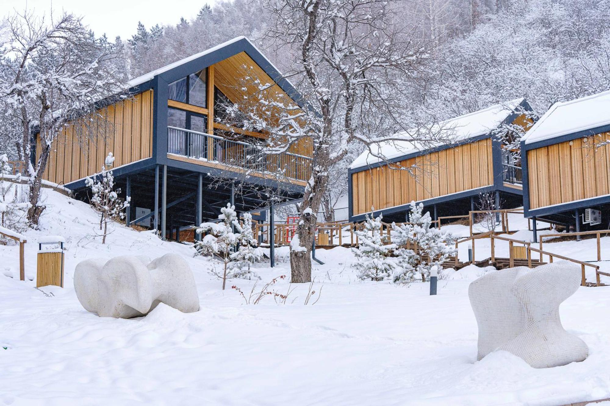 Qazaq Auyl Eco Hotel Almaty Eksteriør billede