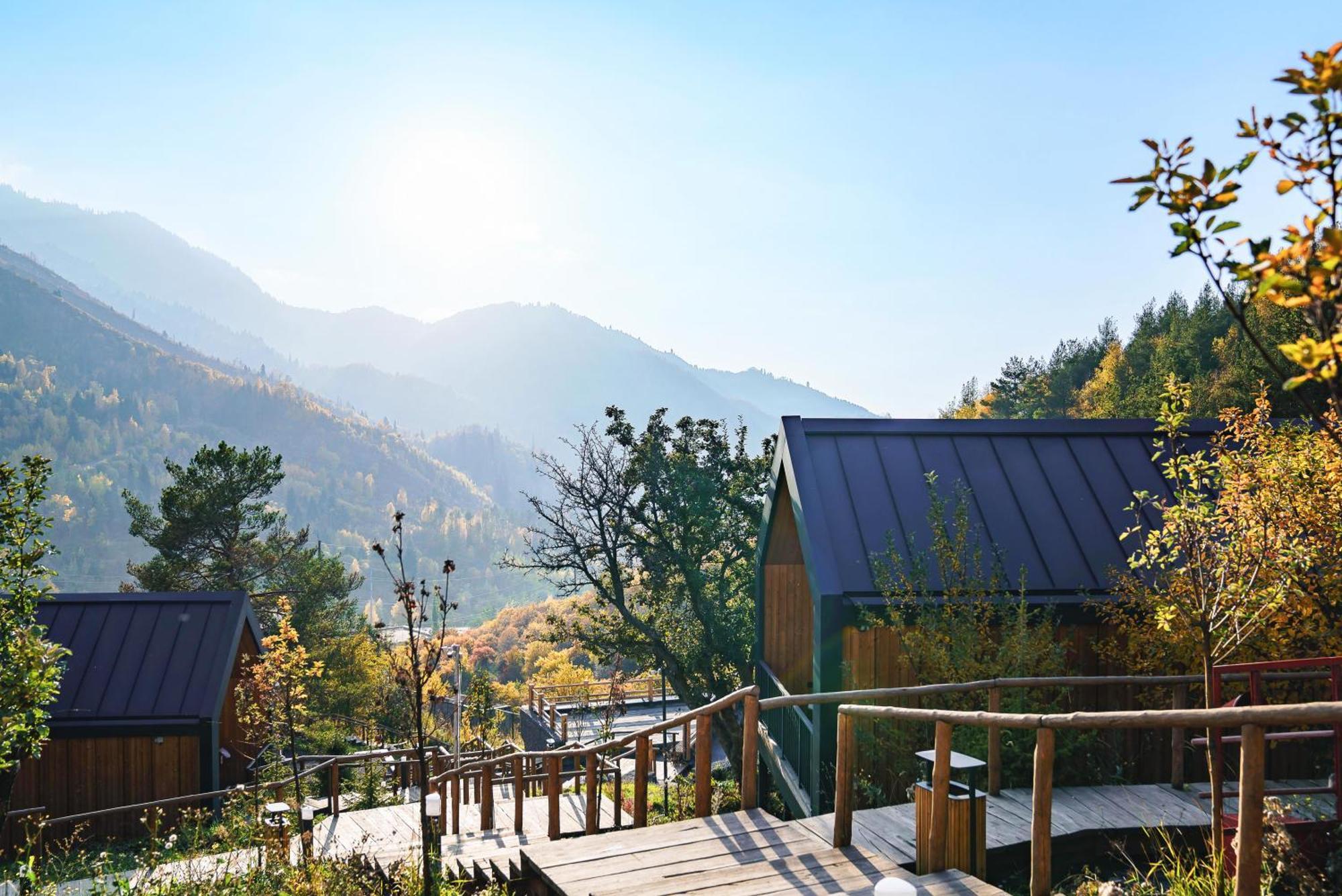 Qazaq Auyl Eco Hotel Almaty Eksteriør billede