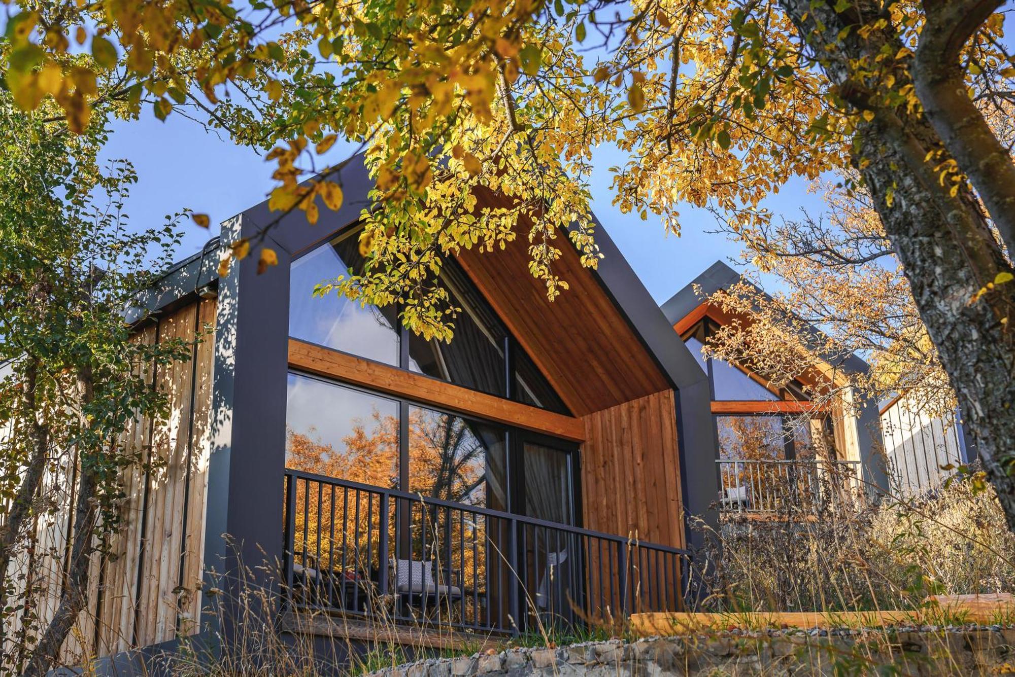 Qazaq Auyl Eco Hotel Almaty Eksteriør billede