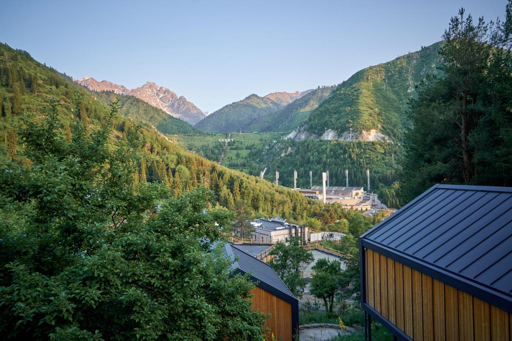 Qazaq Auyl Eco Hotel Almaty Eksteriør billede