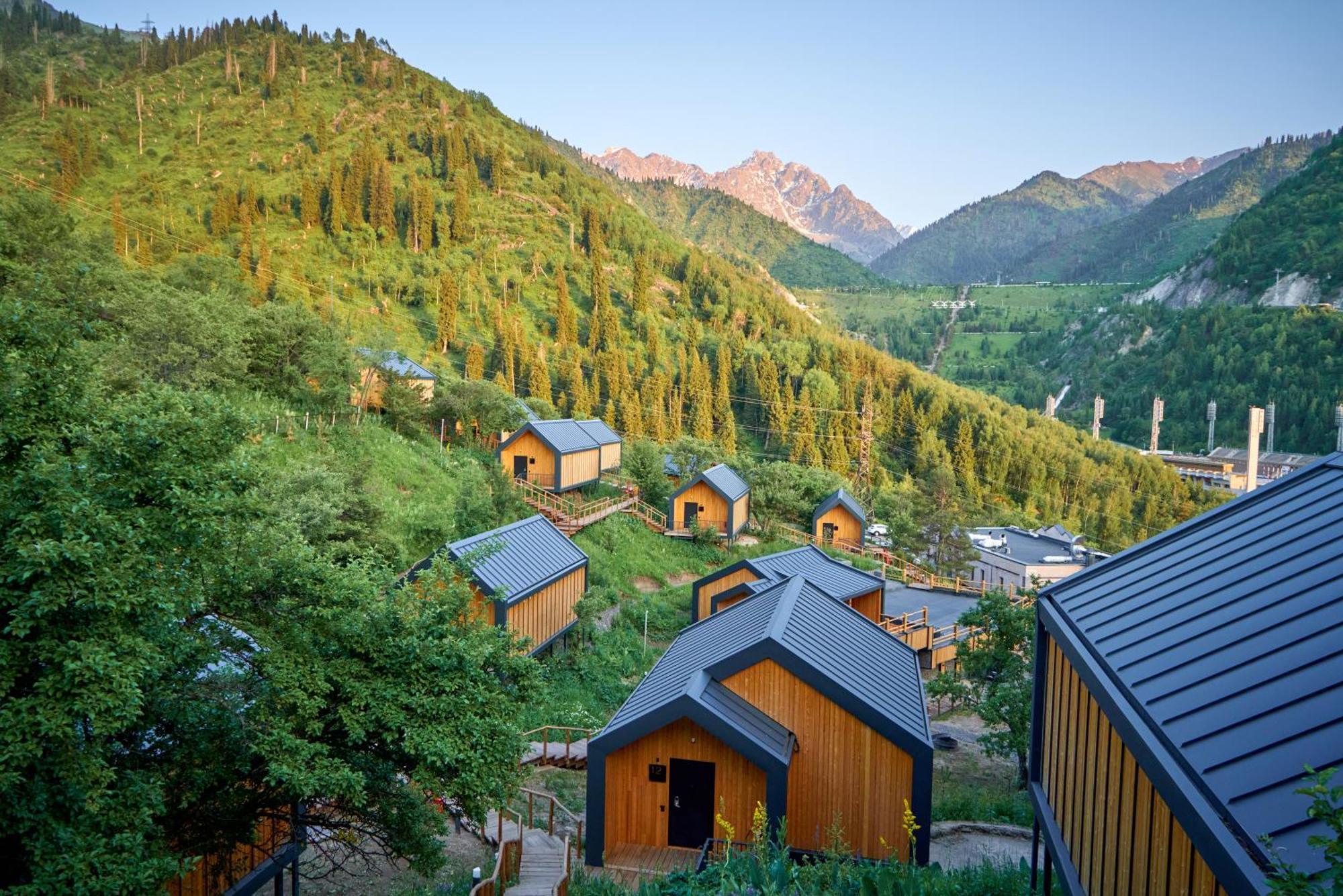 Qazaq Auyl Eco Hotel Almaty Eksteriør billede
