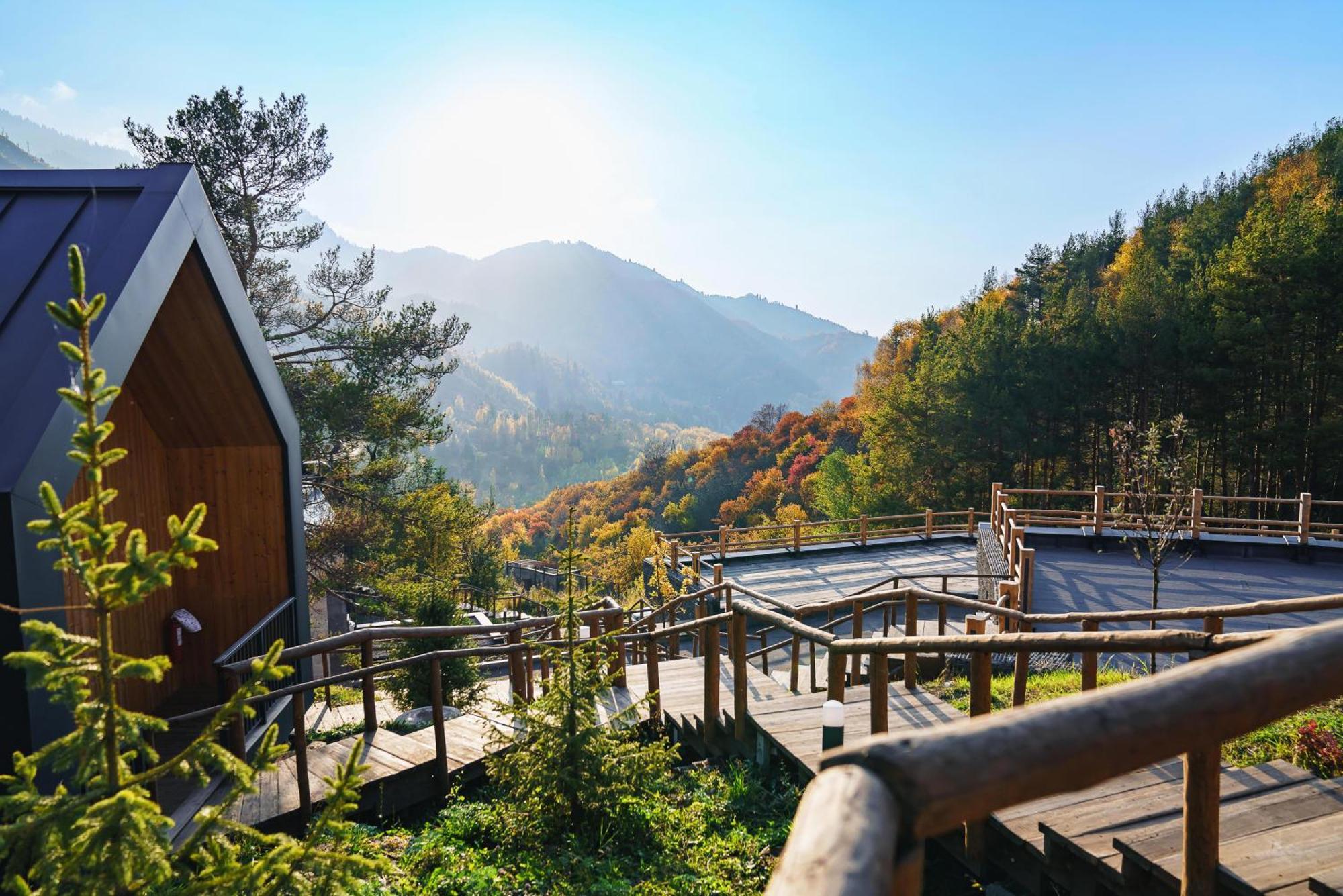 Qazaq Auyl Eco Hotel Almaty Eksteriør billede